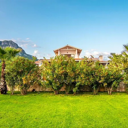 Calypso Lakeview Villas