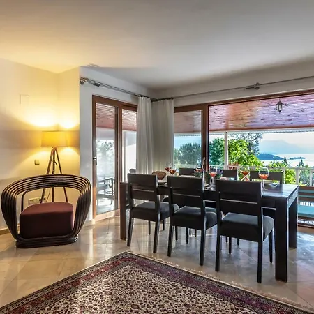 Calypso Lakeview Villas *